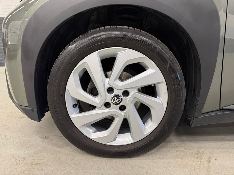 Vehicle Image 8