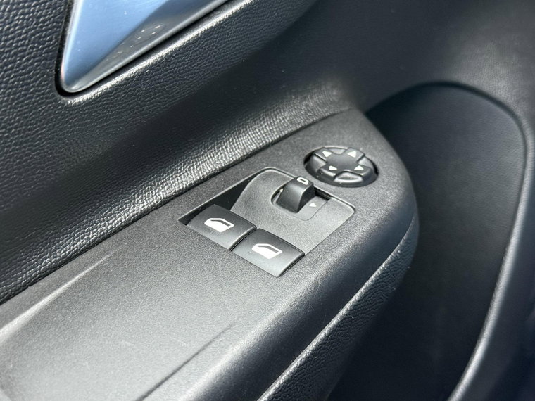 Vehicle Image 24