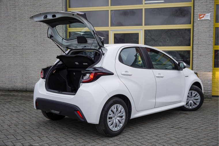 Vehicle Image 12