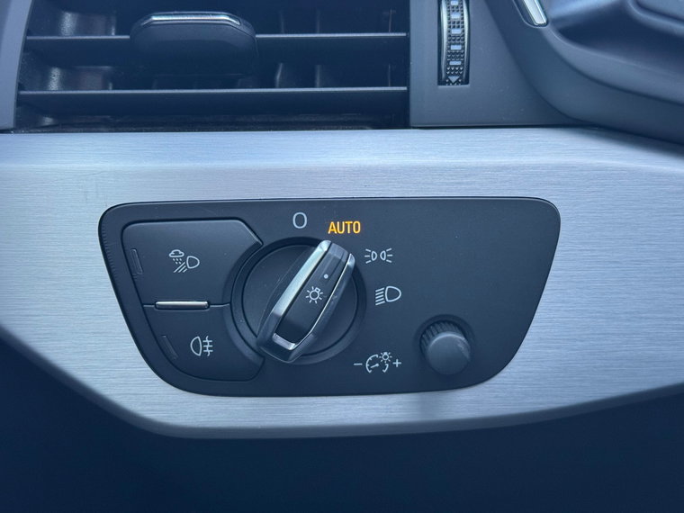 Vehicle Image 36