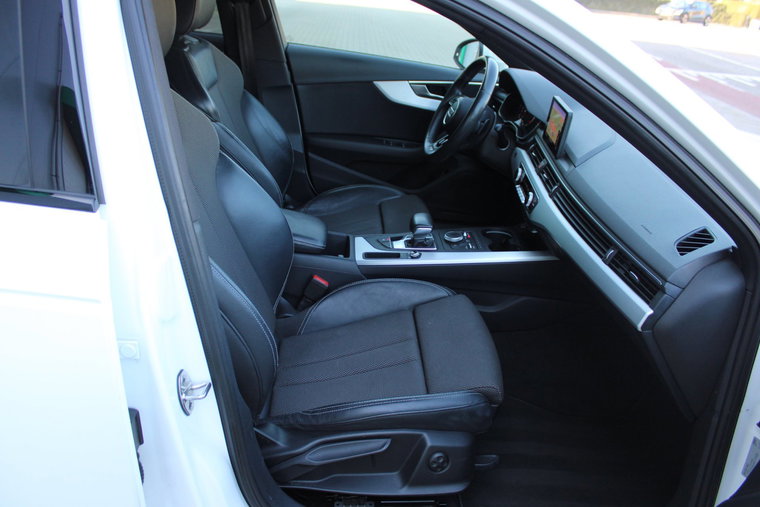 Vehicle Image 38