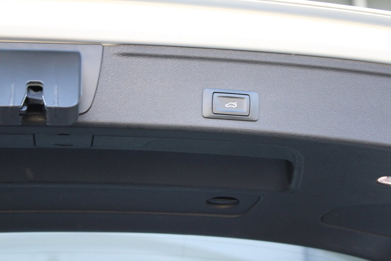 Vehicle Image 60