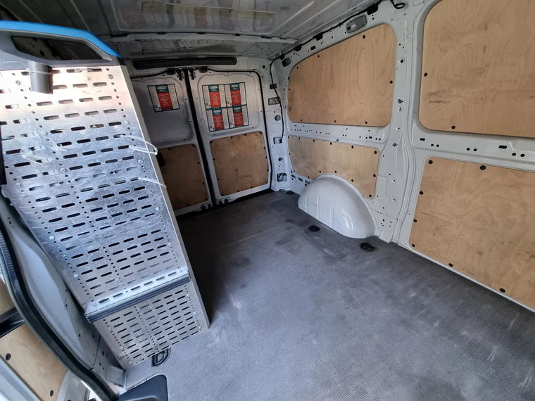 Vehicle Image 23