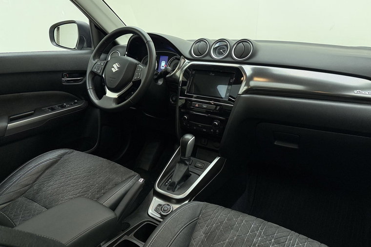 Vehicle Image 16