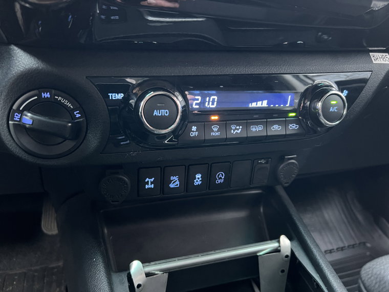 Vehicle Image 26