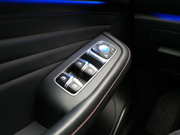 Vehicle Image 38