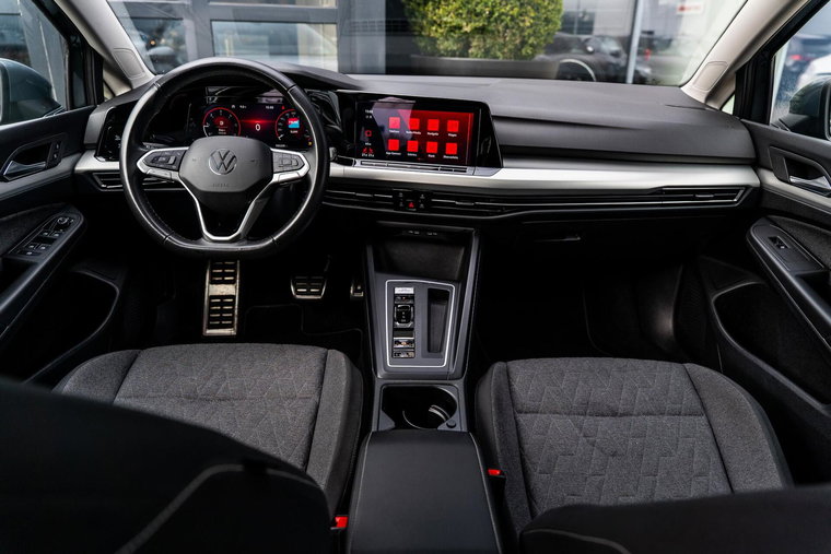 Vehicle Image 8