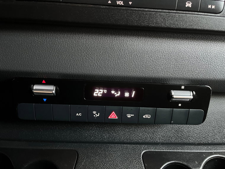 Vehicle Image 26