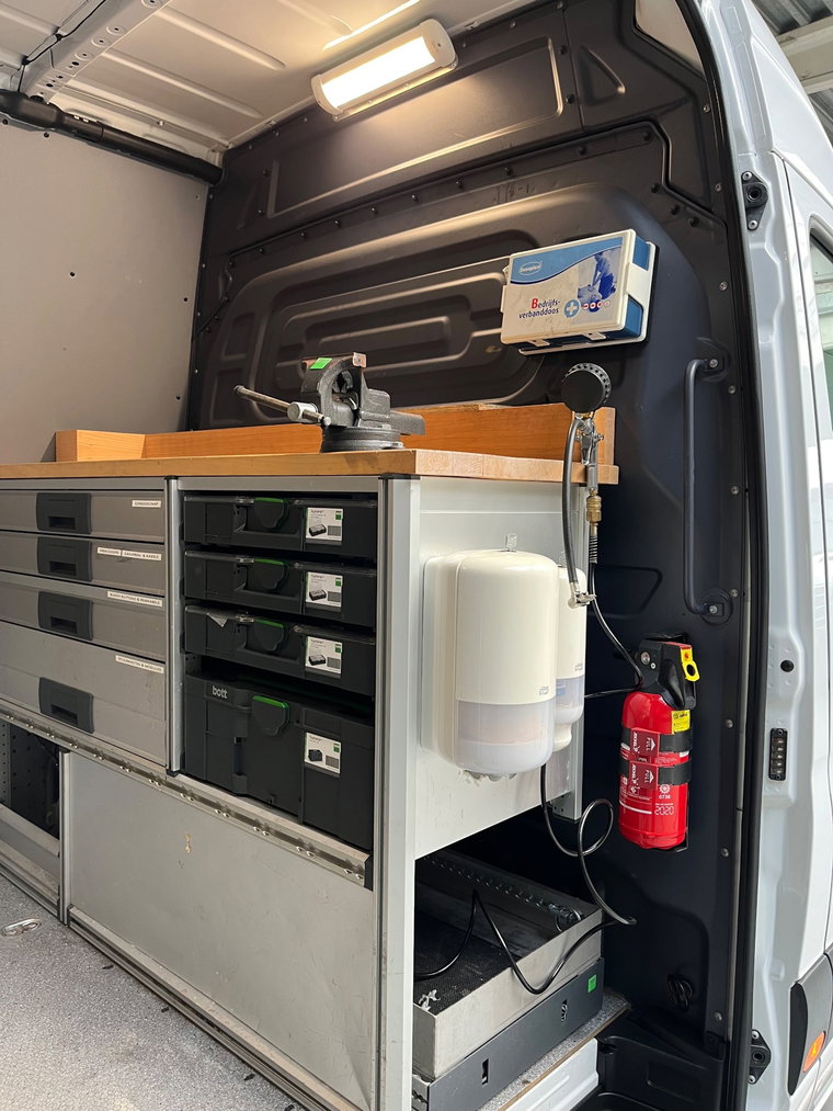 Vehicle Image 30