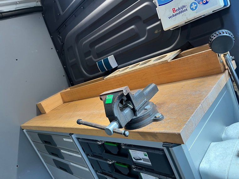 Vehicle Image 31