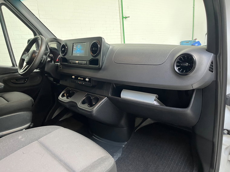 Vehicle Image 48