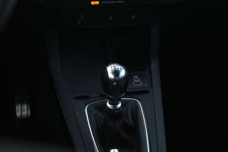 Vehicle Image 35