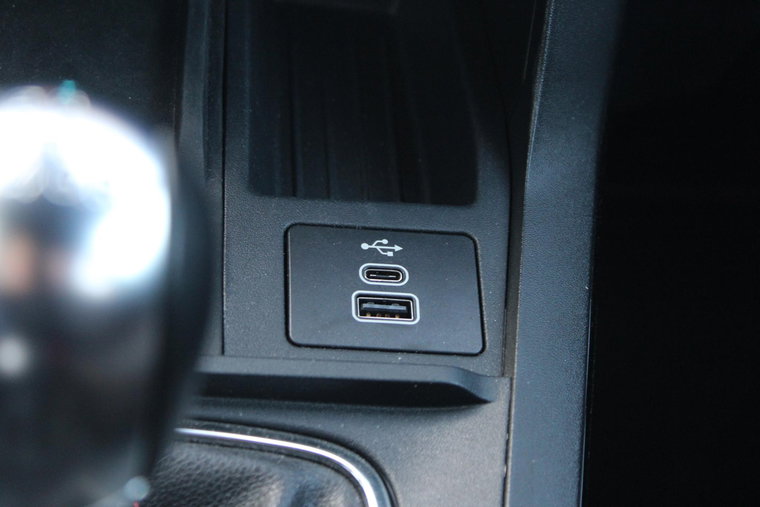 Vehicle Image 37