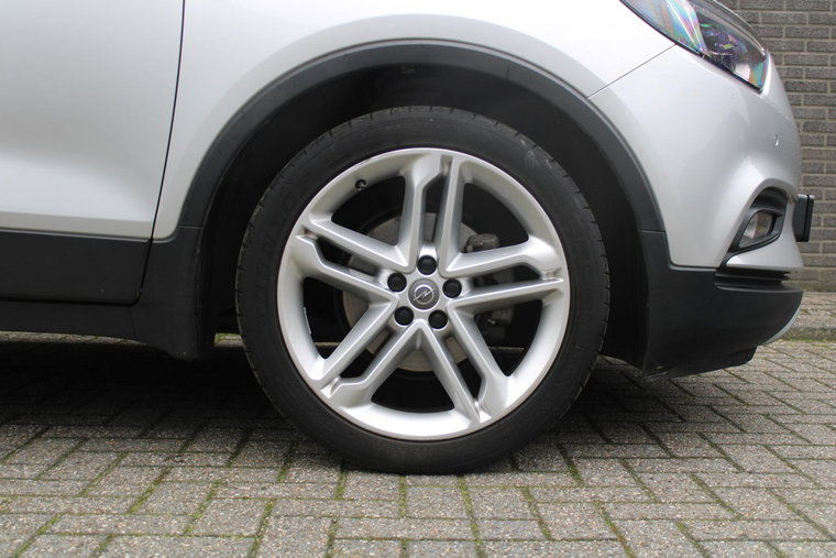 Vehicle Image 32