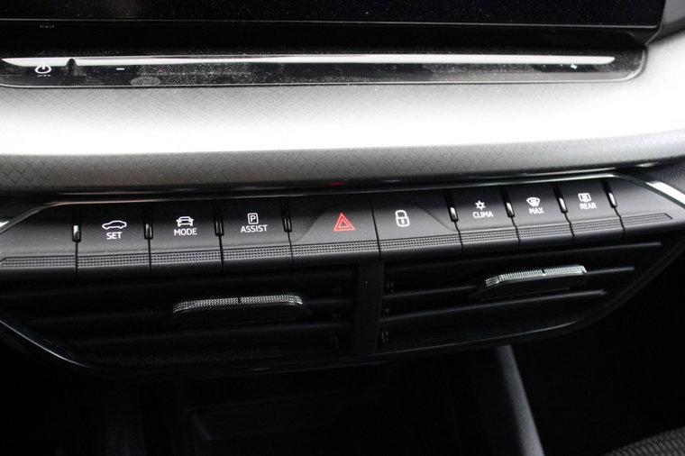 Vehicle Image 27