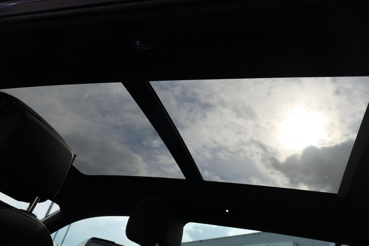 Vehicle Image 38
