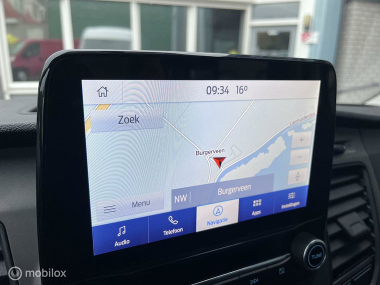 Vehicle Image 12