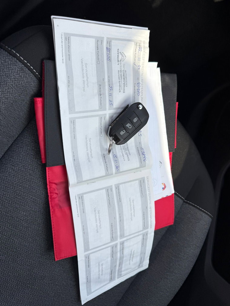 Vehicle Image 19