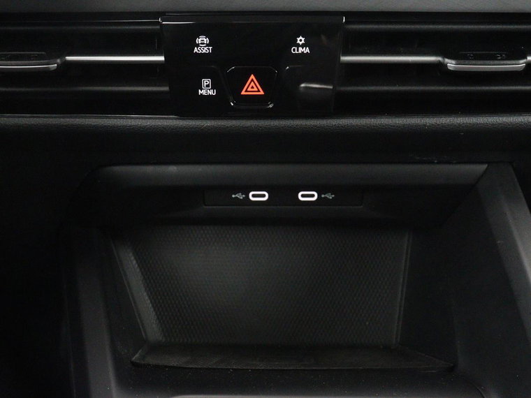 Vehicle Image 28
