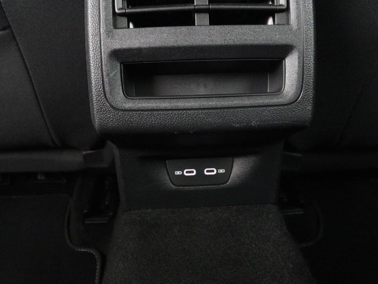 Vehicle Image 29