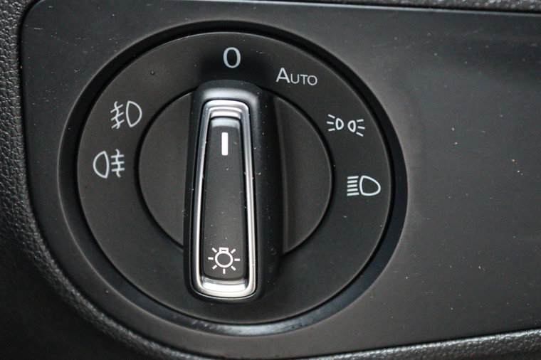Vehicle Image 25