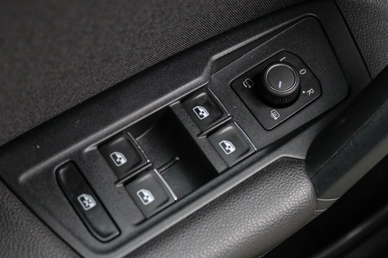Vehicle Image 26