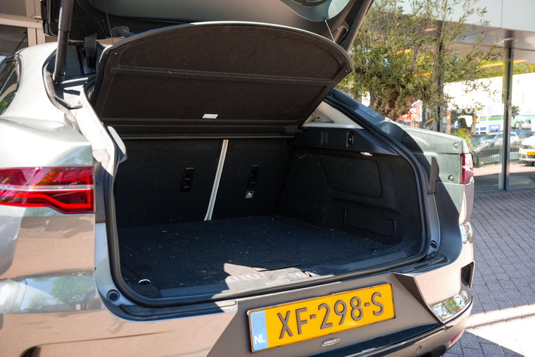 Vehicle Image 25