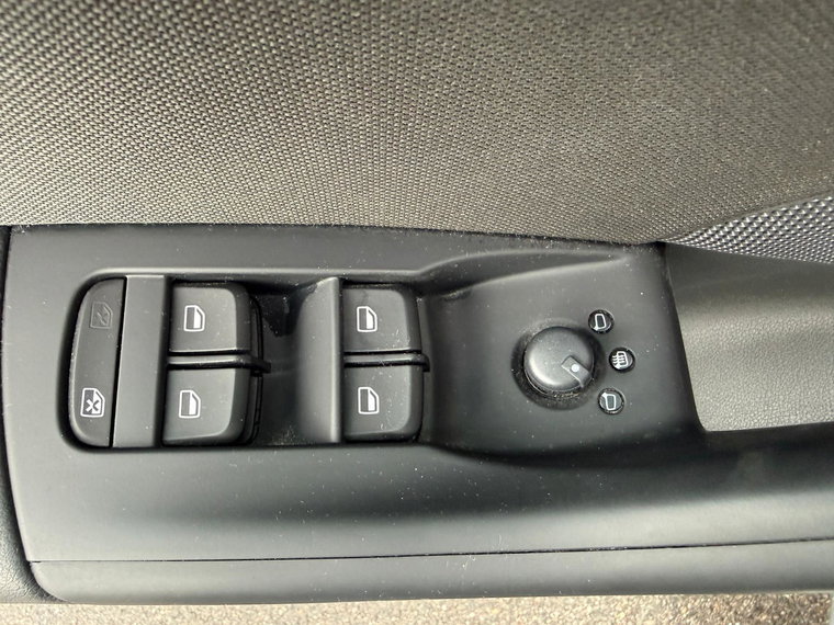 Vehicle Image 29