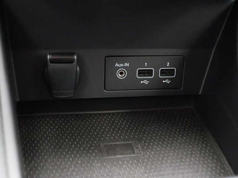 Vehicle Image 28