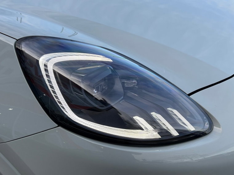 Vehicle Image 21
