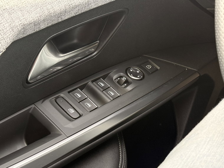 Vehicle Image 48