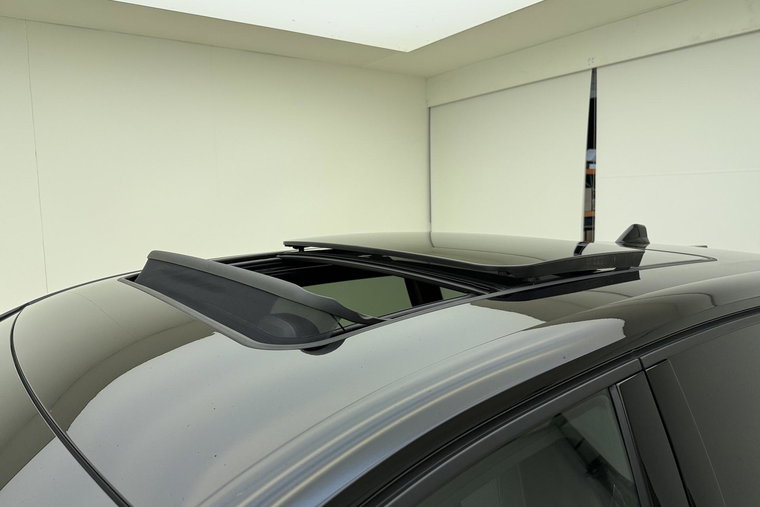 Vehicle Image 38