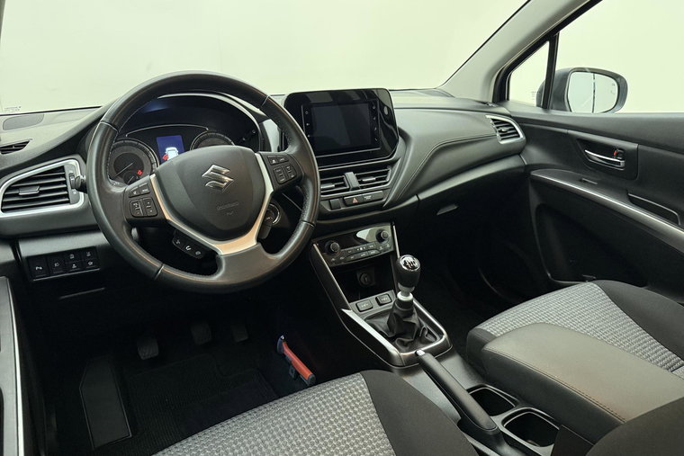 Vehicle Image 16