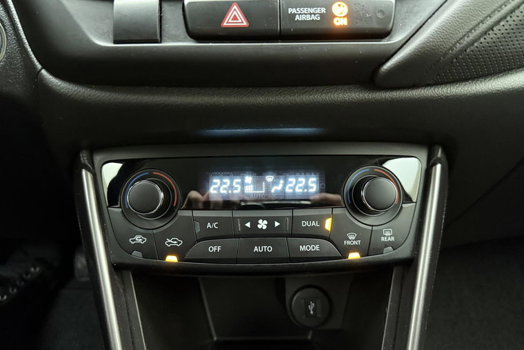 Vehicle Image 24
