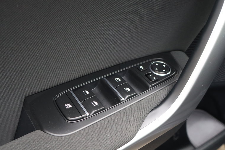 Vehicle Image 23