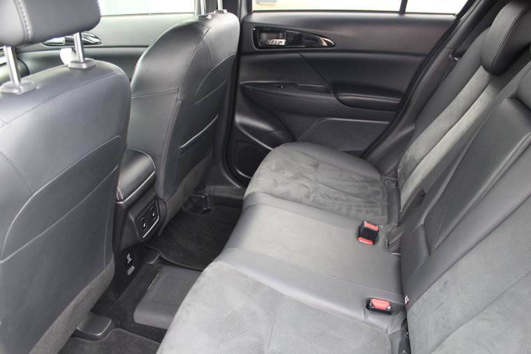 Vehicle Image 35
