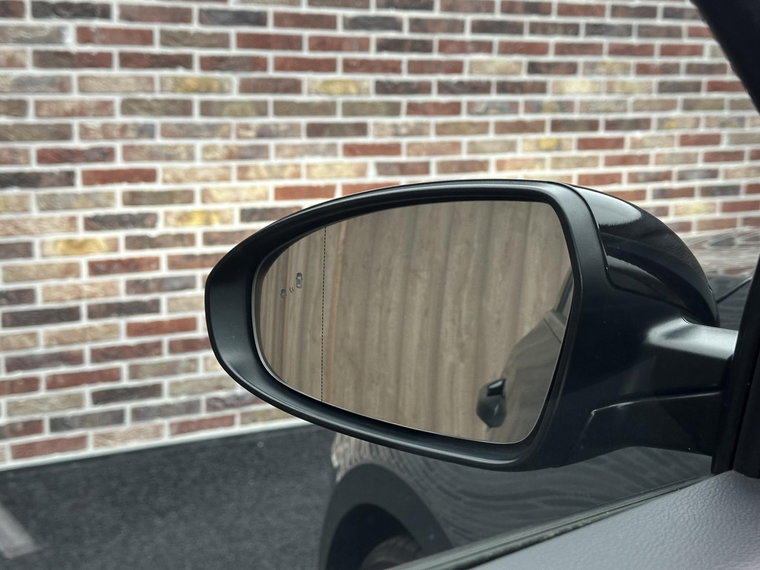 Vehicle Image 34
