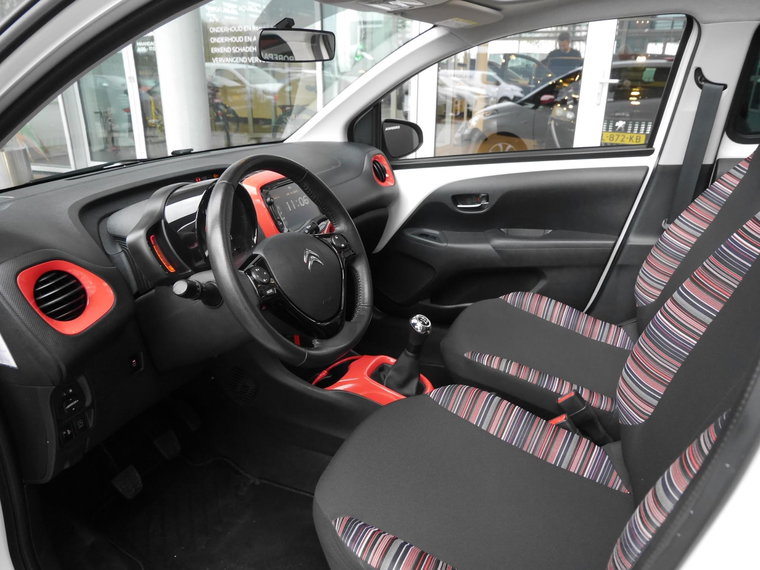 Vehicle Image 8