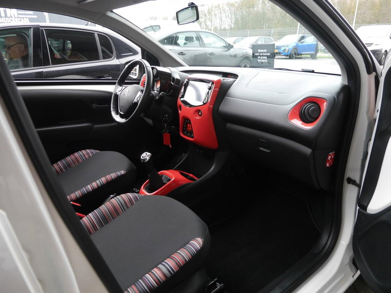 Vehicle Image 11