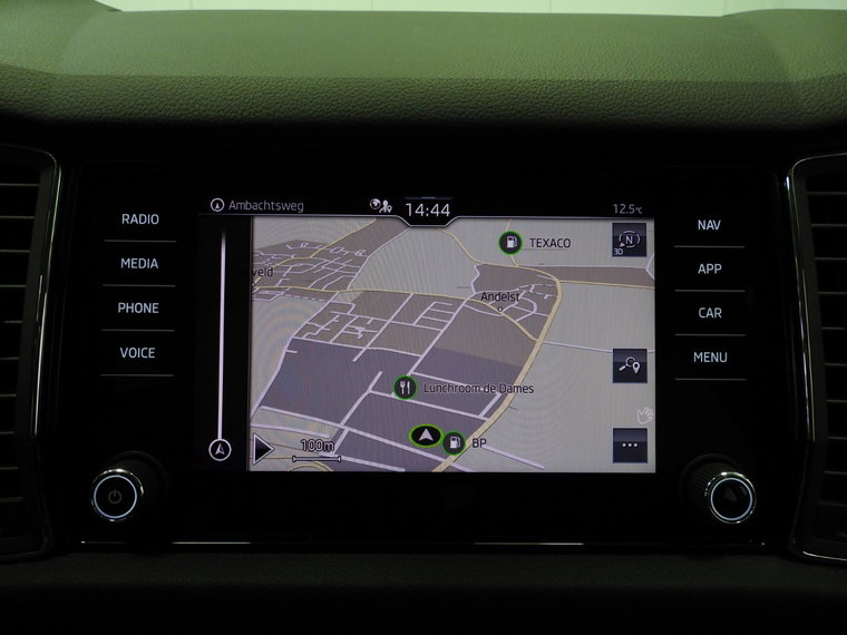 Vehicle Image 8