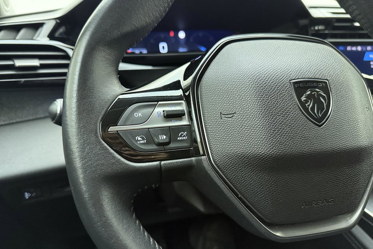 Vehicle Image 22