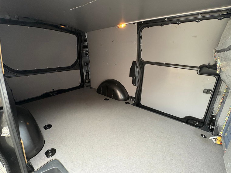 Vehicle Image 37