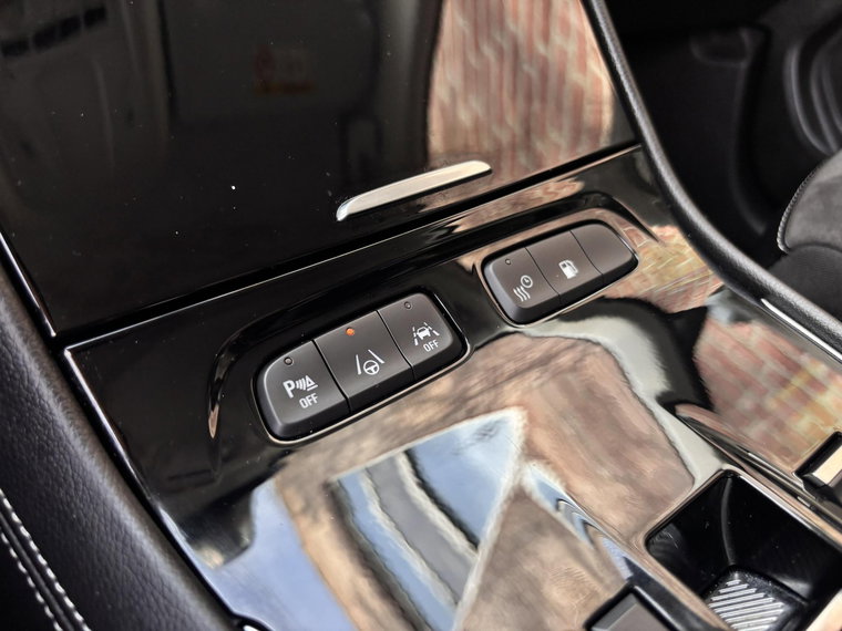 Vehicle Image 38