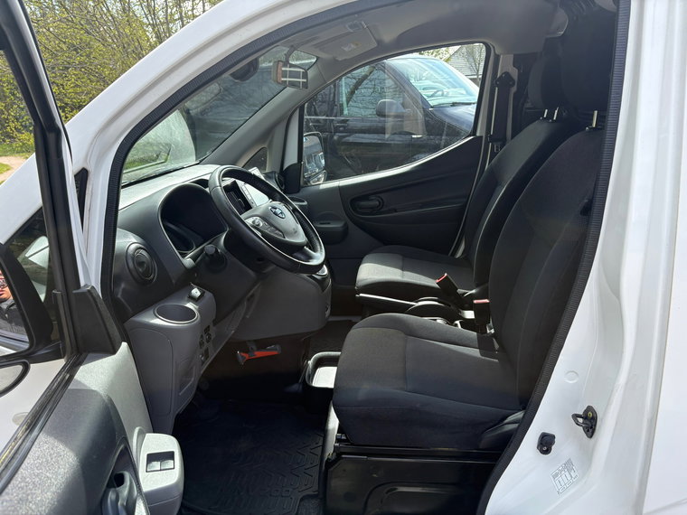 Vehicle Image 23