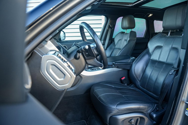 Vehicle Image 8