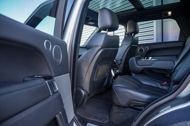 Vehicle Image 10