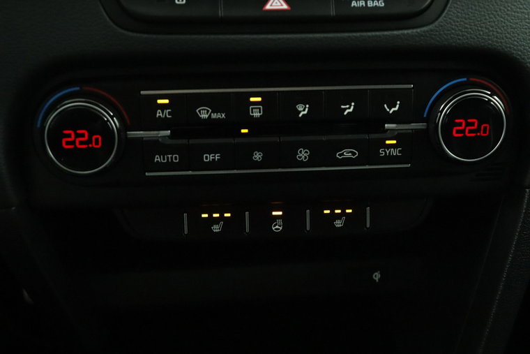 Vehicle Image 26