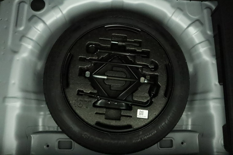 Vehicle Image 38