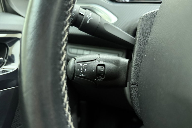 Vehicle Image 26