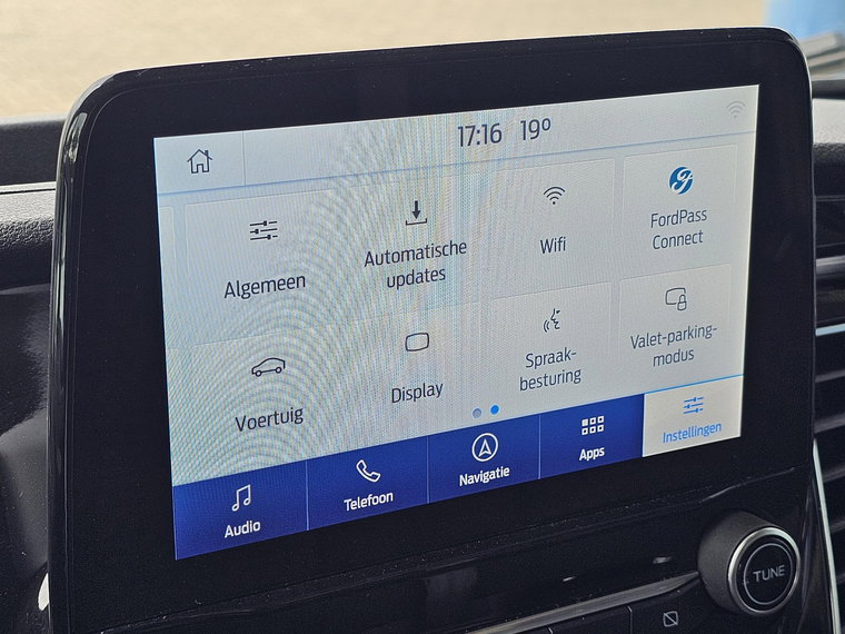 Vehicle Image 19